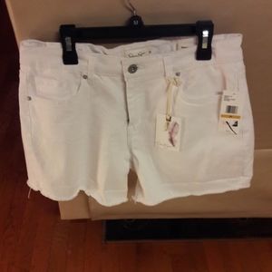 #23 Womens Jessica Simpson shorts